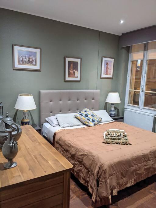 2 Bd 16th Arrondissement Trocadero Sleeps 4 To 6 Eiffel Tower * Parijs